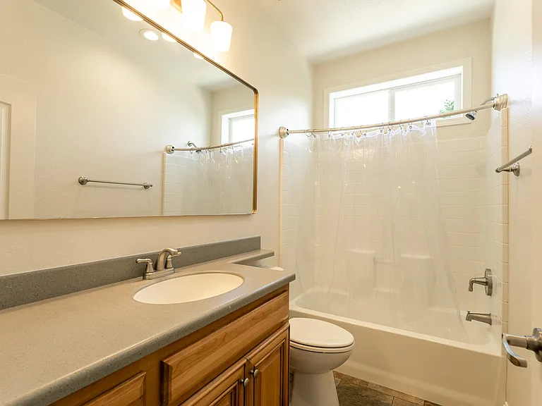 300 Plum St #15 — Photo 15
