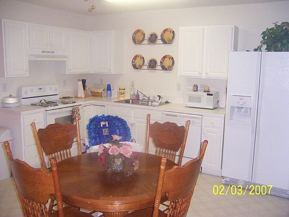 Kitchen dining