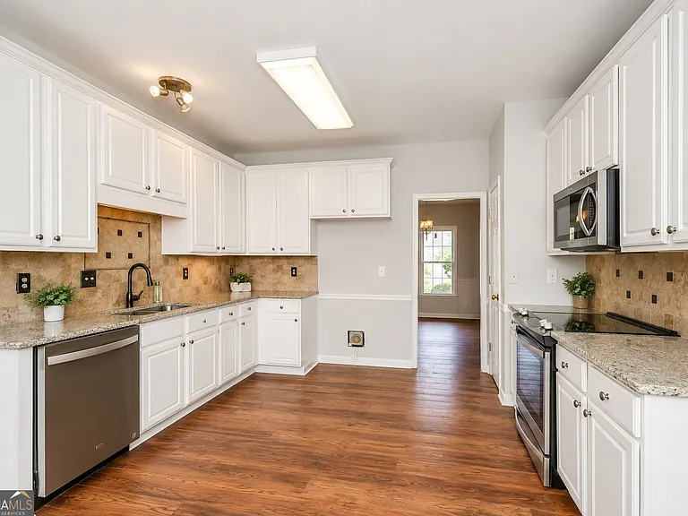 3380 Maple Terrace Dr — Photo 4