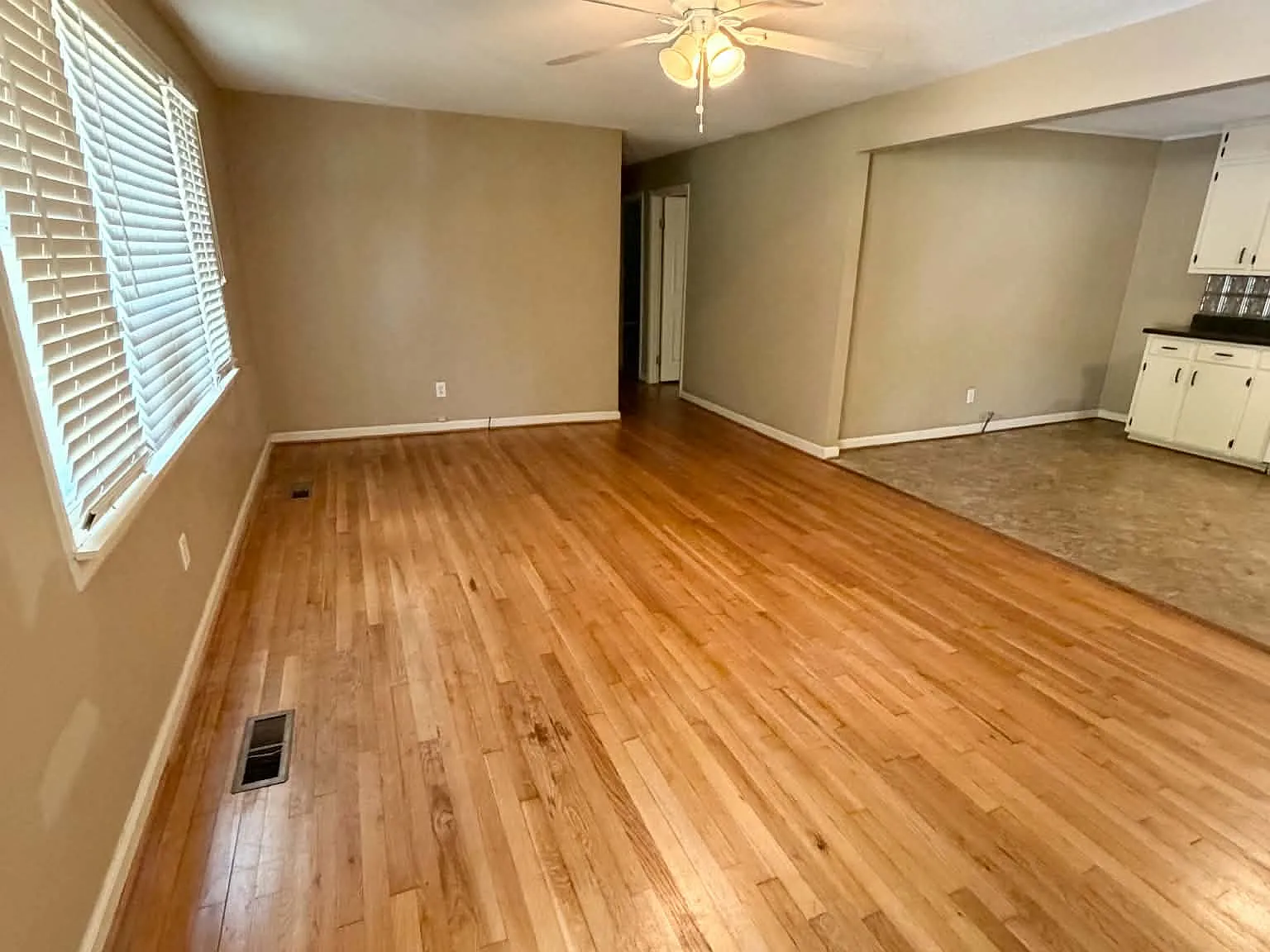 3 bed, 1080 sqft, $1,250 — Photo 2