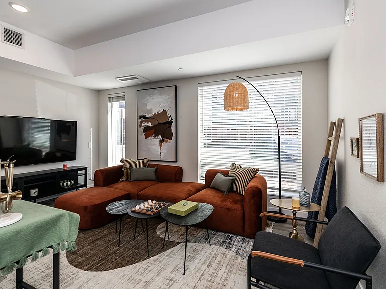 810 S Weber St — Photo 16