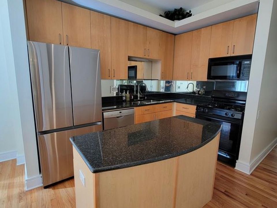 1st image of 212 W Washington St APT 1012