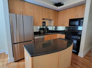 212 W Washington St APT 1012, Chicago, IL 60606