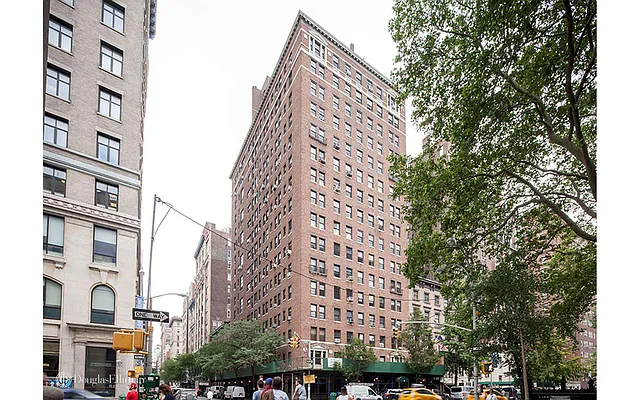 Rented by Douglas Elliman | media 27