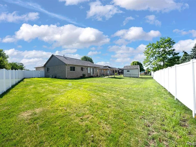 45925 Ashwood Ln — Photo 27