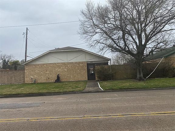 2nd image of 3007 39th St