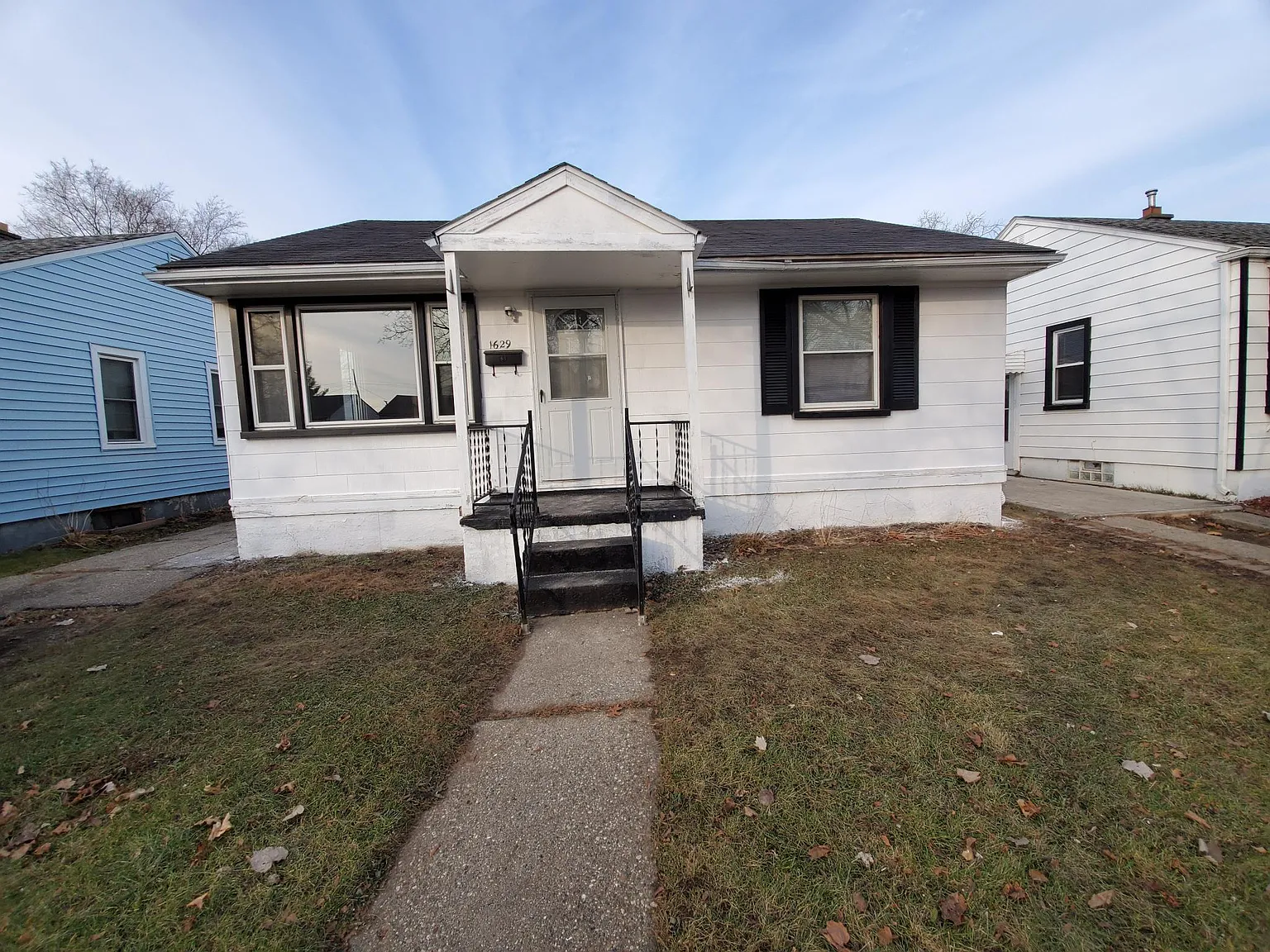 1629 E George Ave photo 1