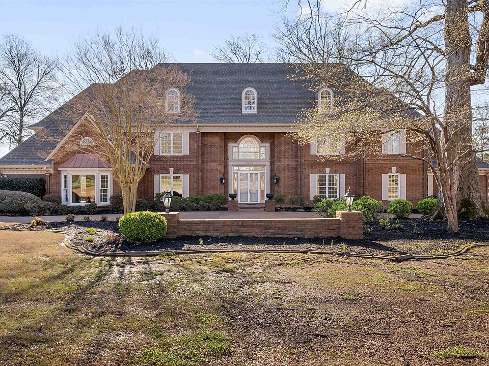 1st image of 3226 Oak Manor Dr