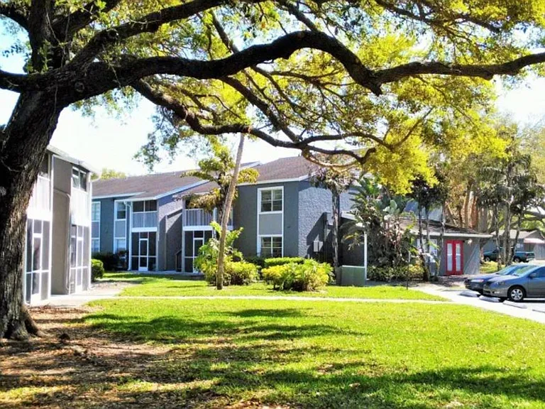 Arbor Oaks of Bradenton — Photo 22