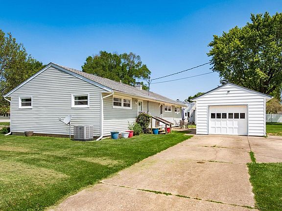 2nd image of 640 Meadow Dr