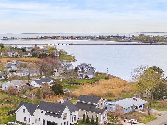 4th image of 18 Old South Cove Road