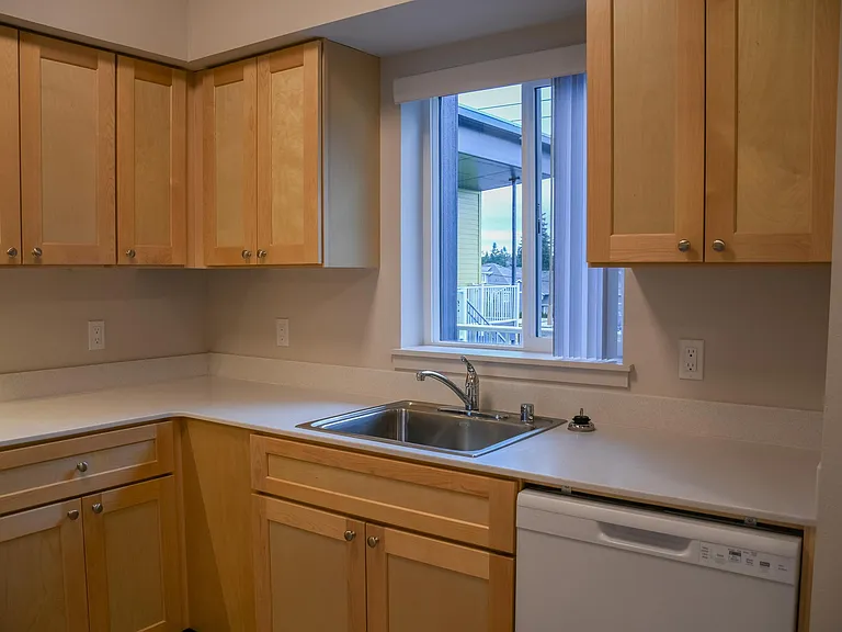 Kirkland Heights Apartments — Photo 17