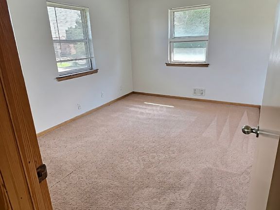 5th image of 2424 W Howard Ave APT 1