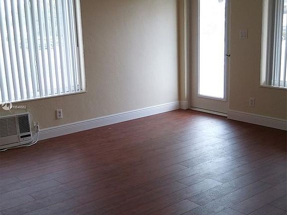 4th image of 2344 NE 12th St APT 12