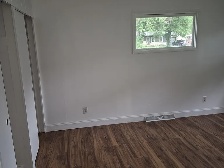 2725 Kristen Dr W — Photo 17