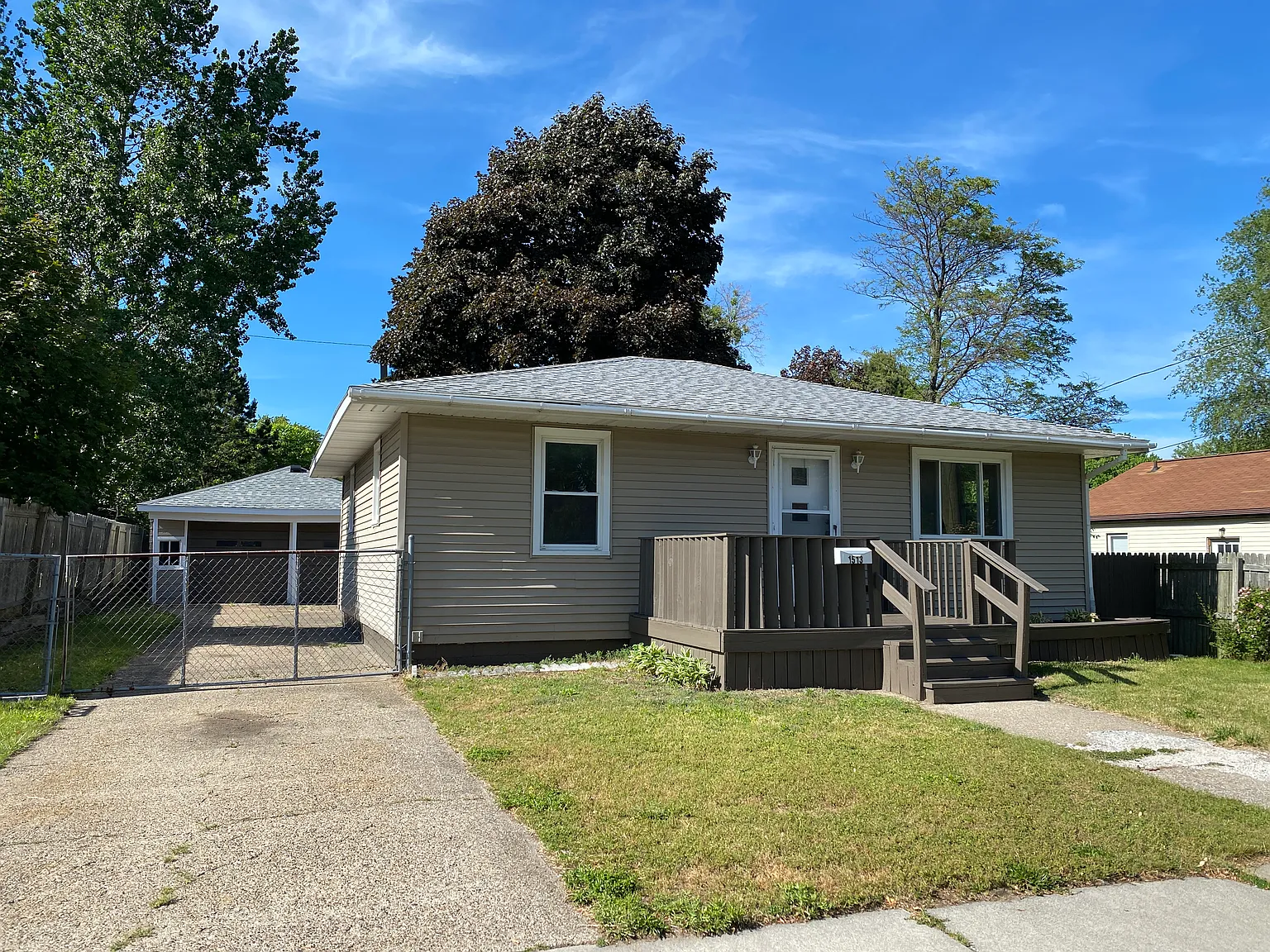 1513 Kearney St photo 1
