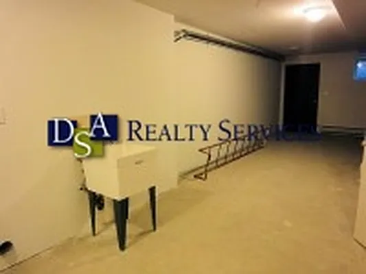 Rented by DSA Realty | media 32