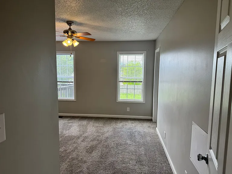 1200 Carol Dr — Photo 15
