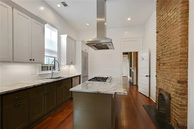 3439 Baronne St — Photo 3