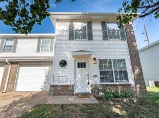 2400 S 16th St, Rogers, AR 72758