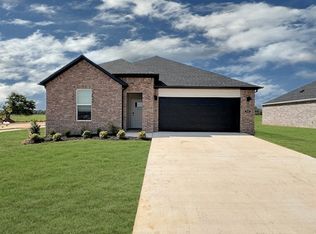 450 W Canada Dr, Farmington, AR 72730