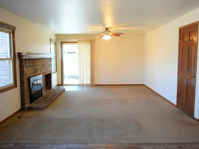 10657 W Roxbury Ave — Photo 7