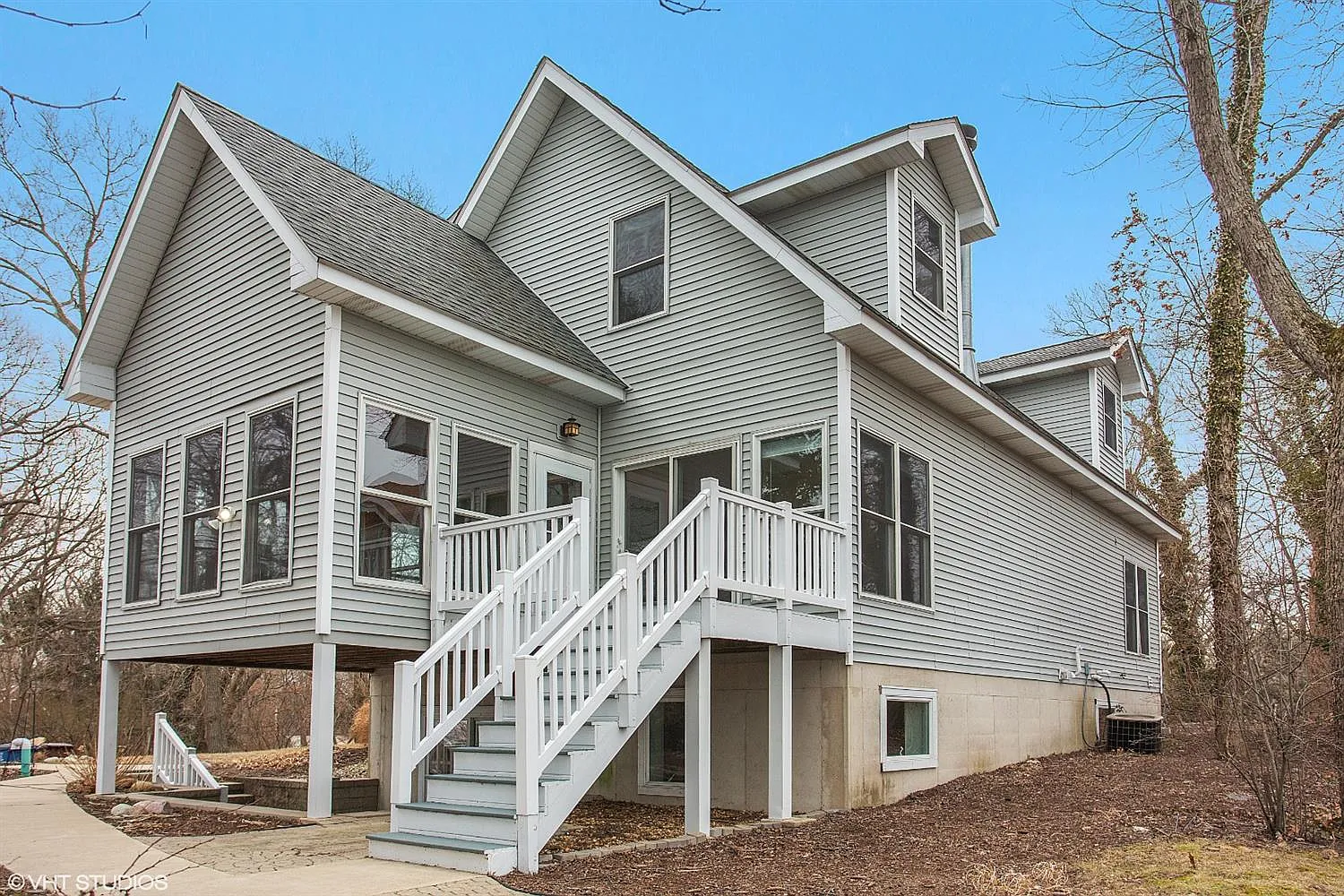 2302 Foxdale Trl photo 1