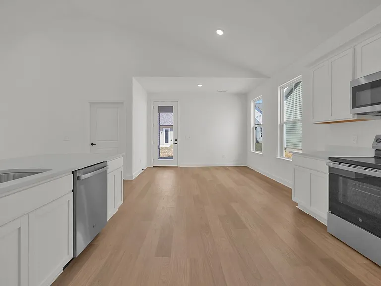 6579 Elizabeth Ann Way — Photo 16