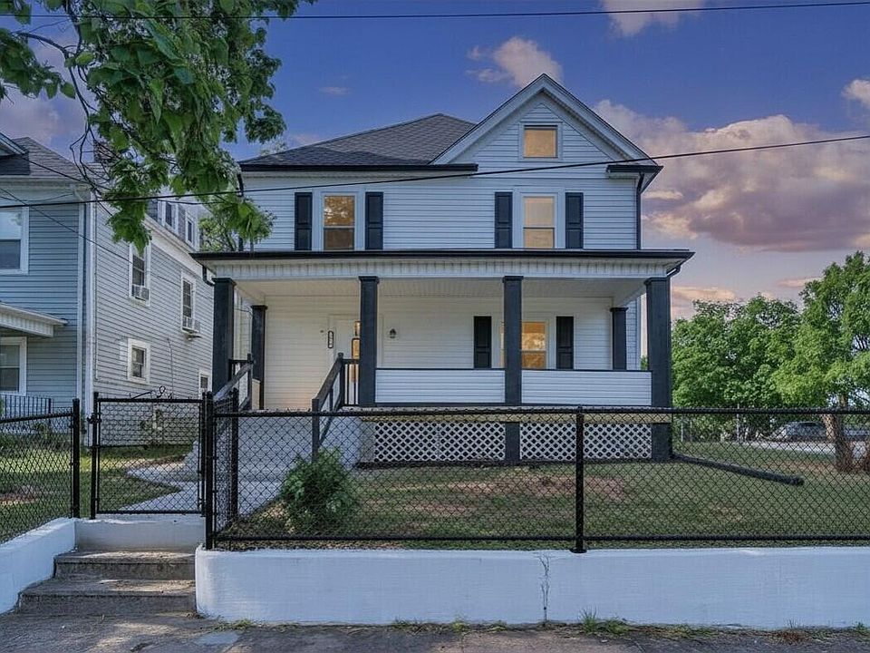 1st image of 552 Chestnut Ave NW