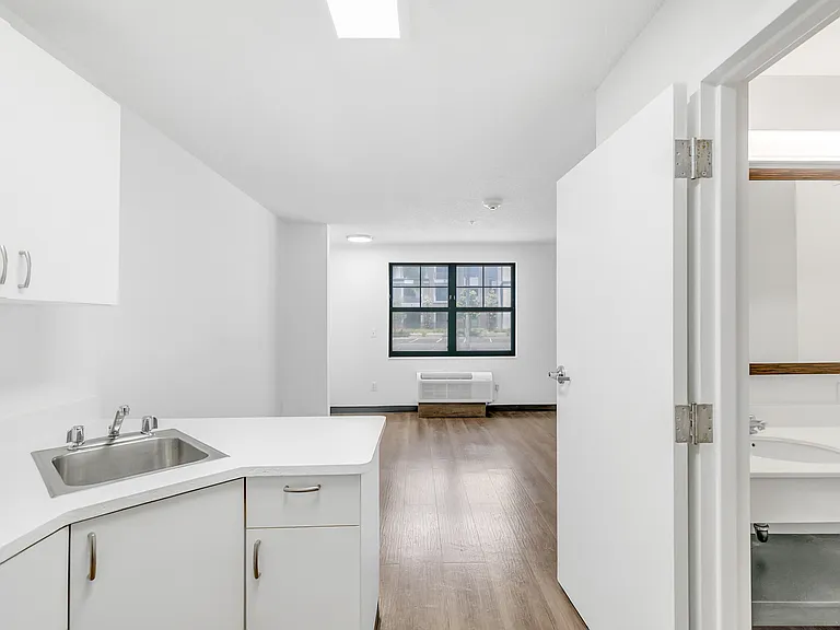 1031 N Link — Photo 1