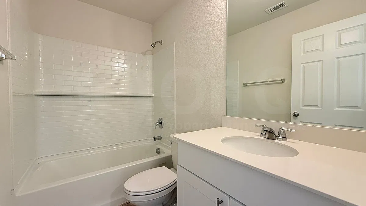 3 bed, 2.0 bath, 1743 sqft, $2,150 — Photo 4