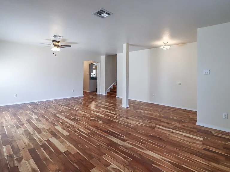 404 Jennifer Cir — Photo 5