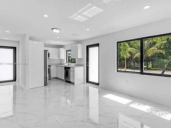 5th image of 942 NW 116th St #942