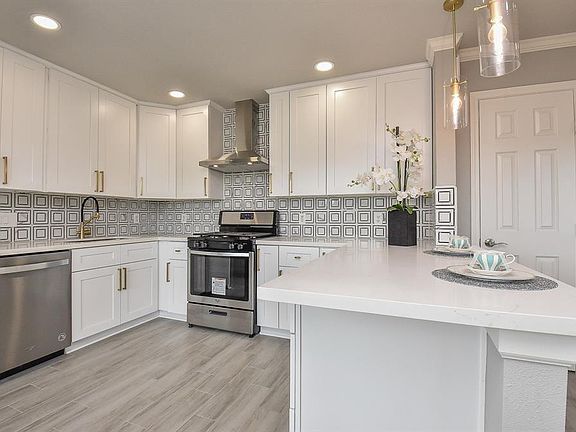 3rd image of 19758 Twin Canyon Ct