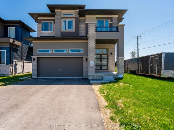 3700 Quayside Dr, Severn, ON L3V 8M9