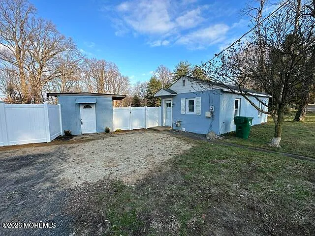 37 School Rd E