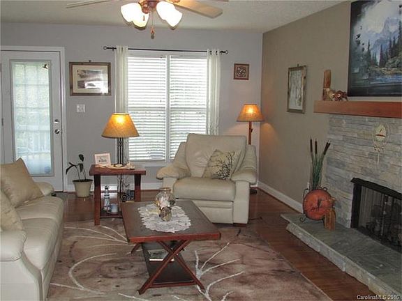 4th image of 259 Foxcress Dr
