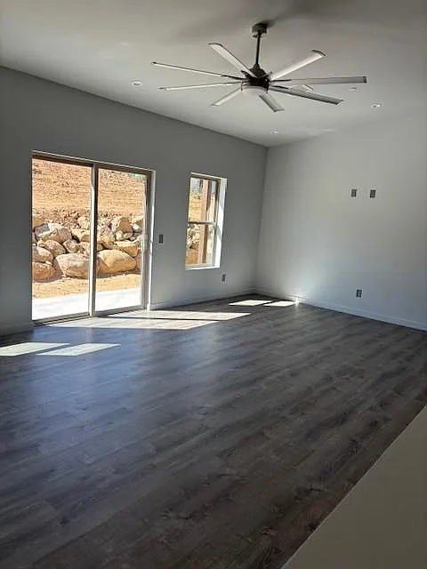 7760 Arrowhead Dr — Photo 4