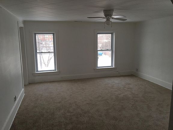 4th image of 27W387 Devon Ave