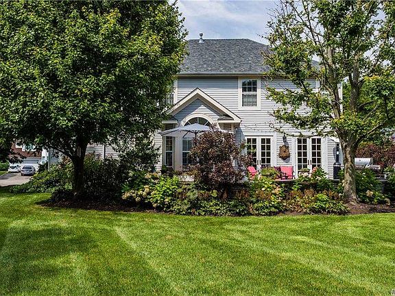 5th image of 19 Carlyle Dr