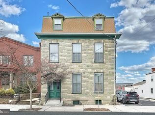 316 York St FLOOR 2, Gettysburg, PA 17325