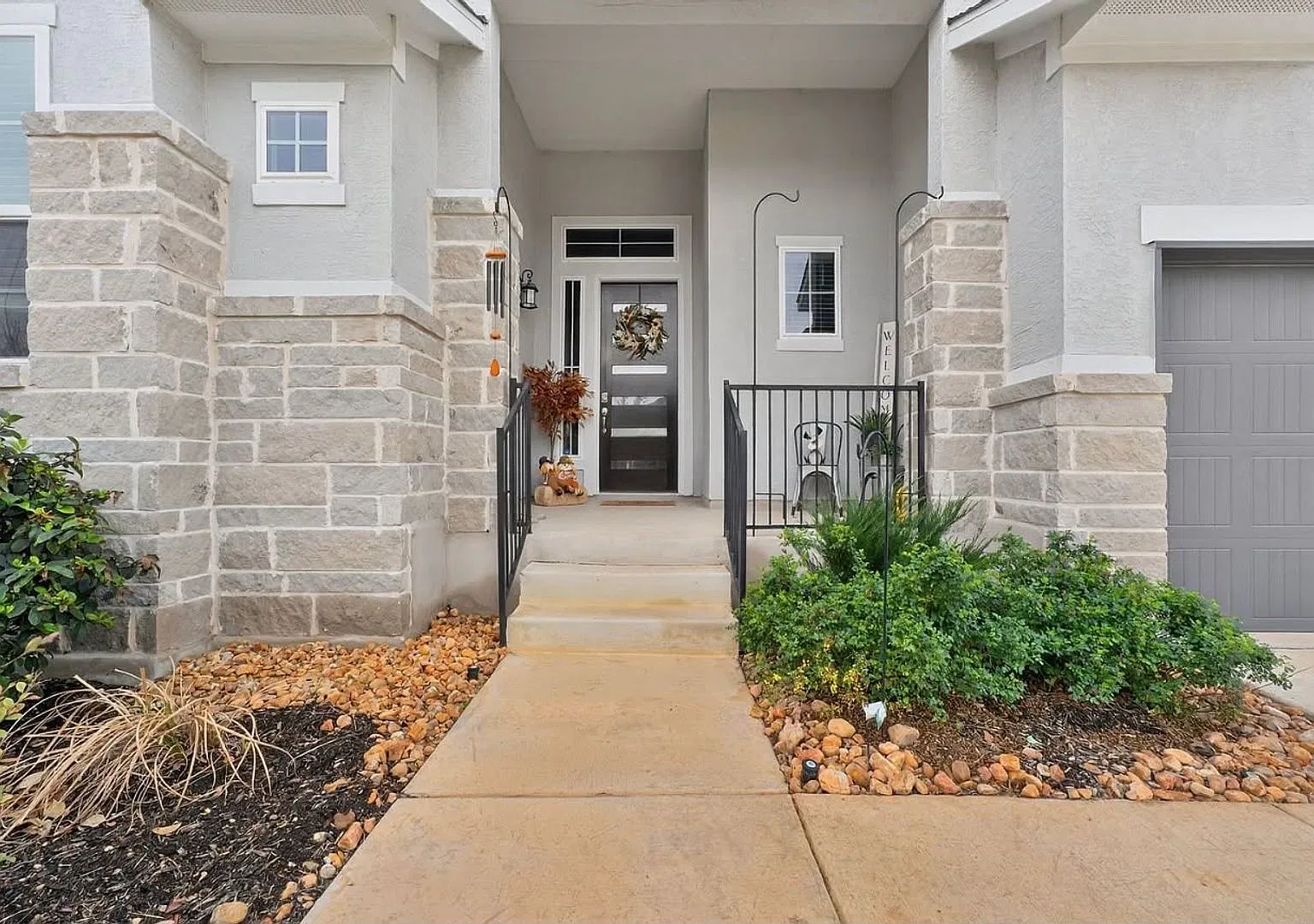 Stunning Single-Story 4BR/3BA Home with 3-Car Garage | Medina Valley ISD — Photo 2