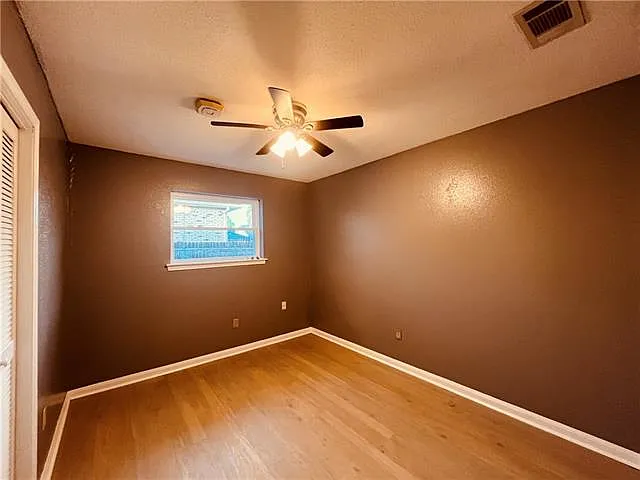 2209 Hampton Dr — Photo 9