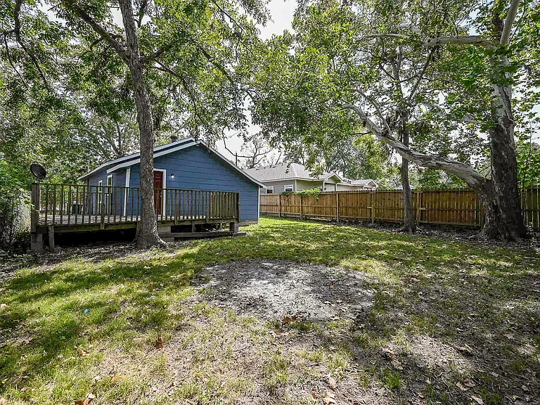 8007 Carver Rd — Photo 27