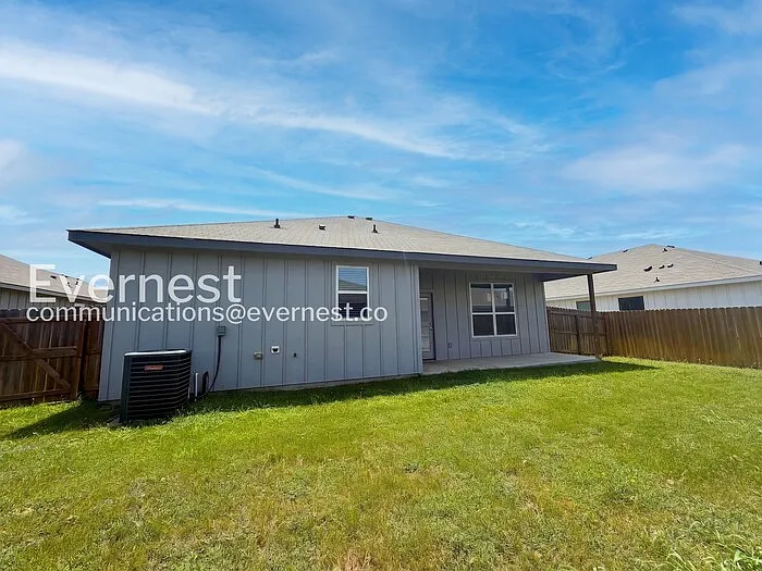 866 Freedom Cir — Photo 16