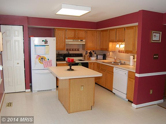 5th image of 12930 Augustus Ct