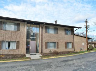 4074 Sanlin Dr, Coraopolis, PA 15108