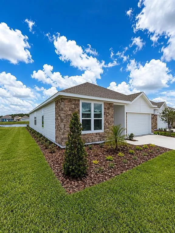 3 bed, 2.0 bath, 1825 sqft, $2,250 — Photo 2