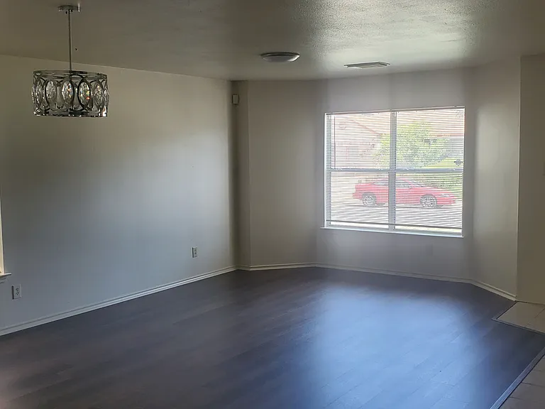 9726 Green Plain Dr — Photo 2
