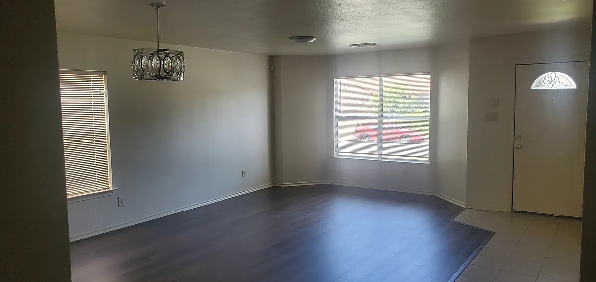 Building Photo - 9726 Green Plain Dr